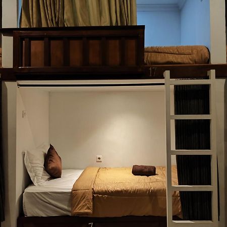 Ega S Hostel Batununggul Ngoại thất bức ảnh