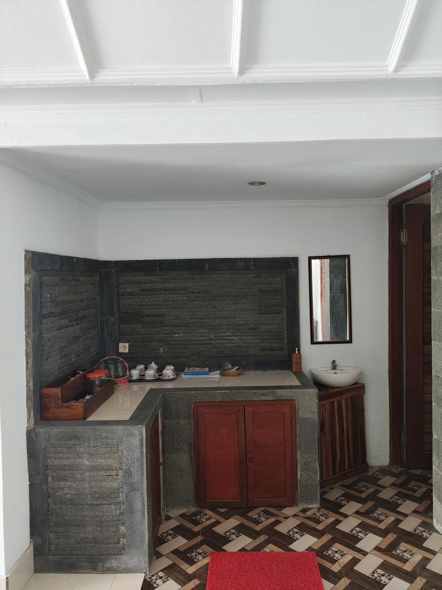 Ega S Hostel Batununggul Ngoại thất bức ảnh
