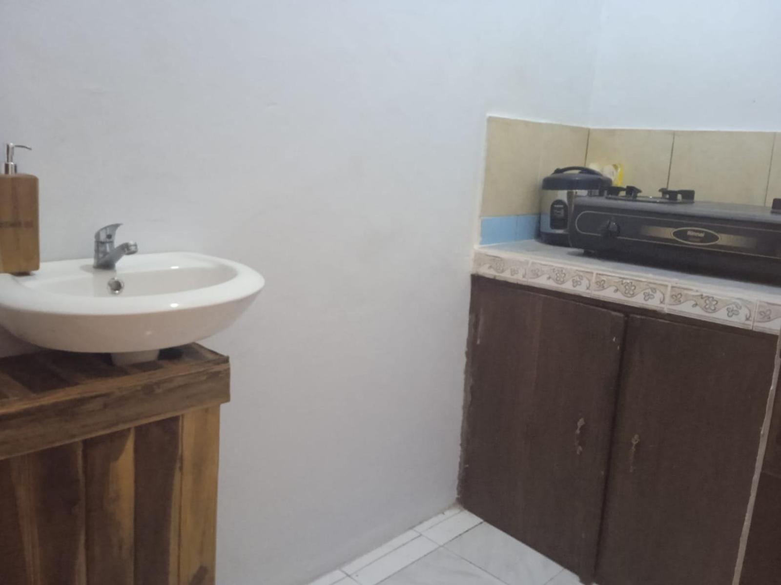 Ega S Hostel Batununggul Ngoại thất bức ảnh