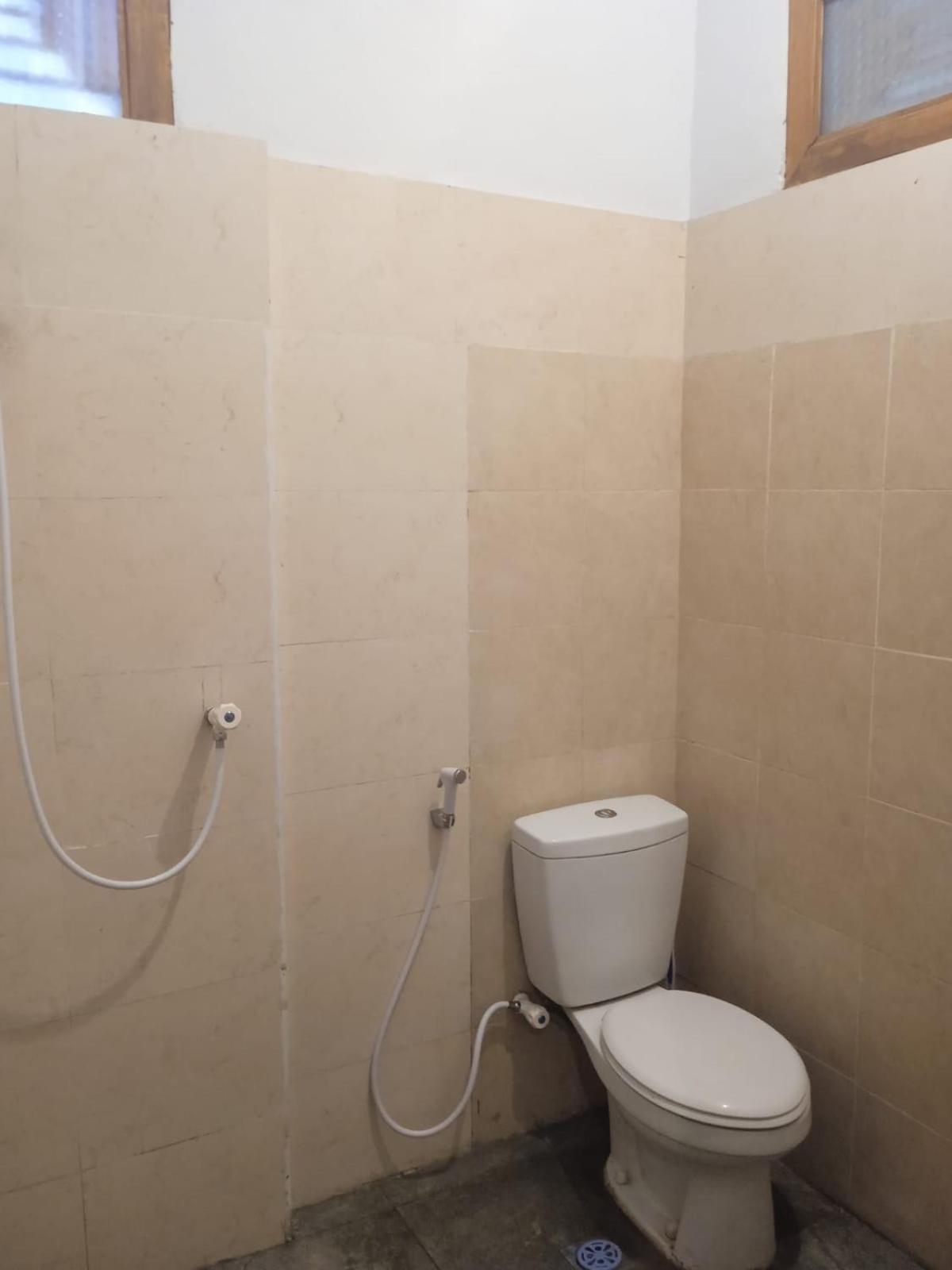 Ega S Hostel Batununggul Ngoại thất bức ảnh