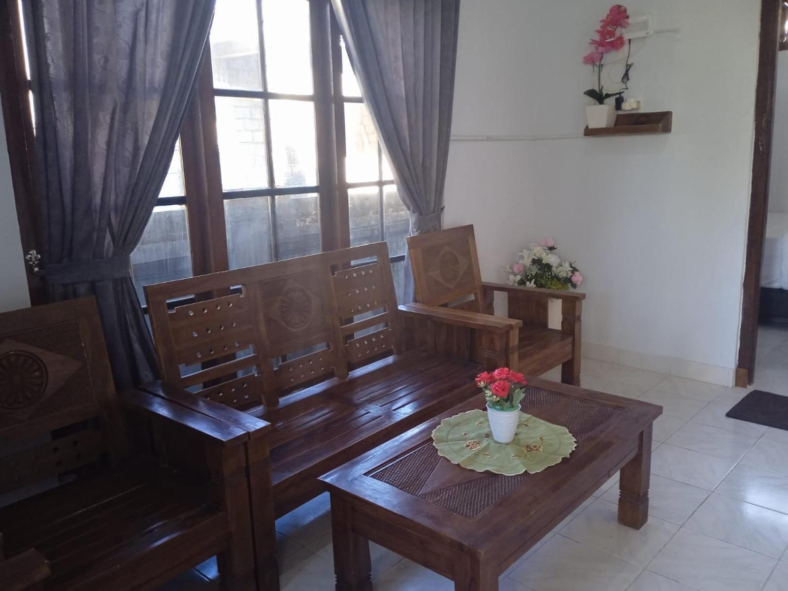 Ega S Hostel Batununggul Ngoại thất bức ảnh