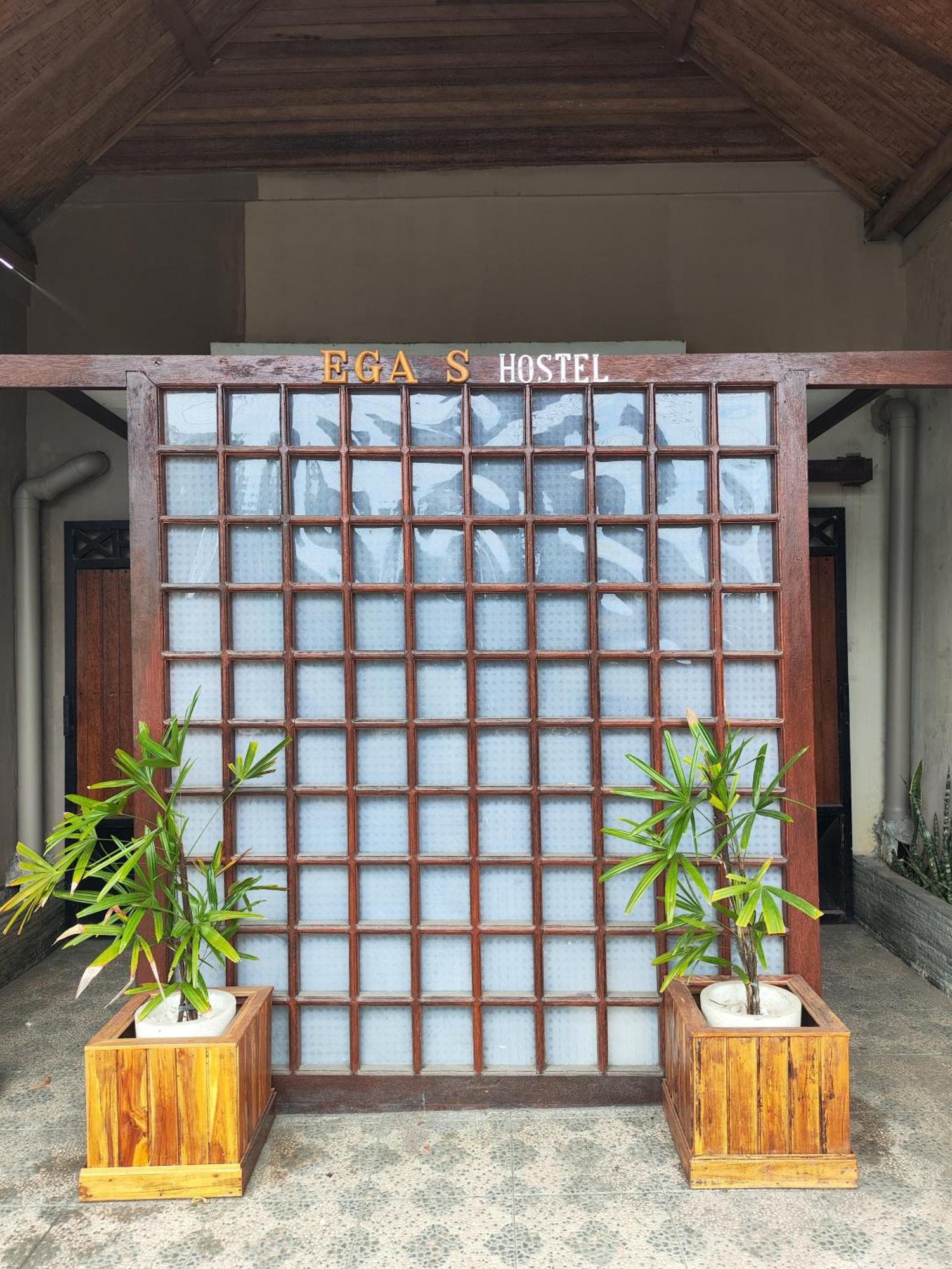 Ega S Hostel Batununggul Ngoại thất bức ảnh