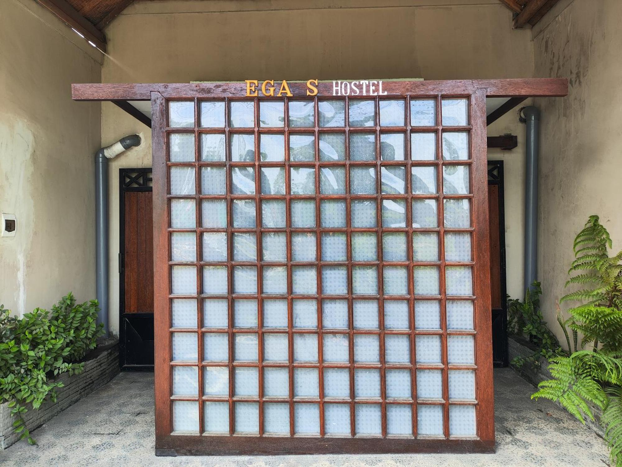 Ega S Hostel Batununggul Ngoại thất bức ảnh