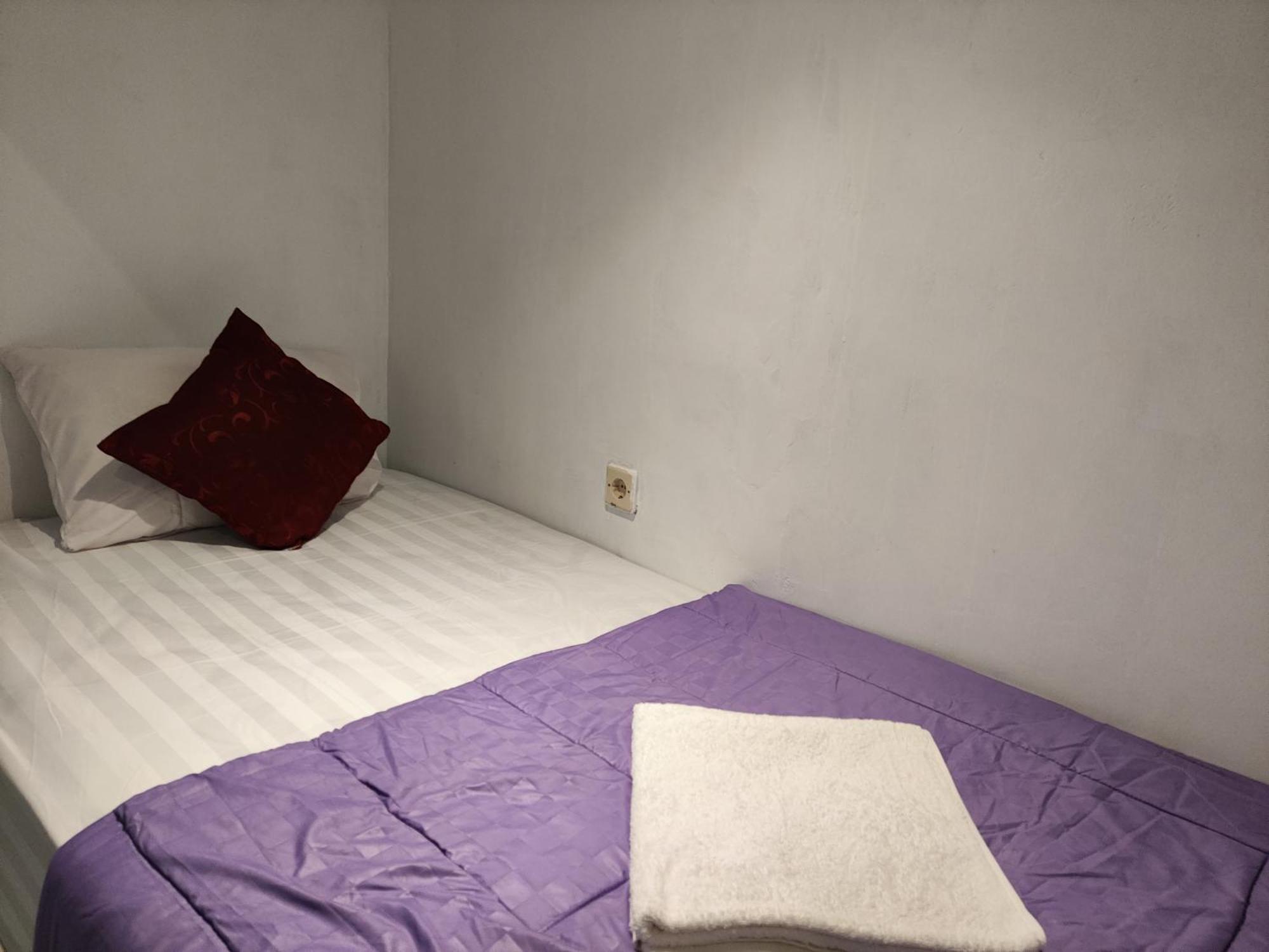 Ega S Hostel Batununggul Ngoại thất bức ảnh